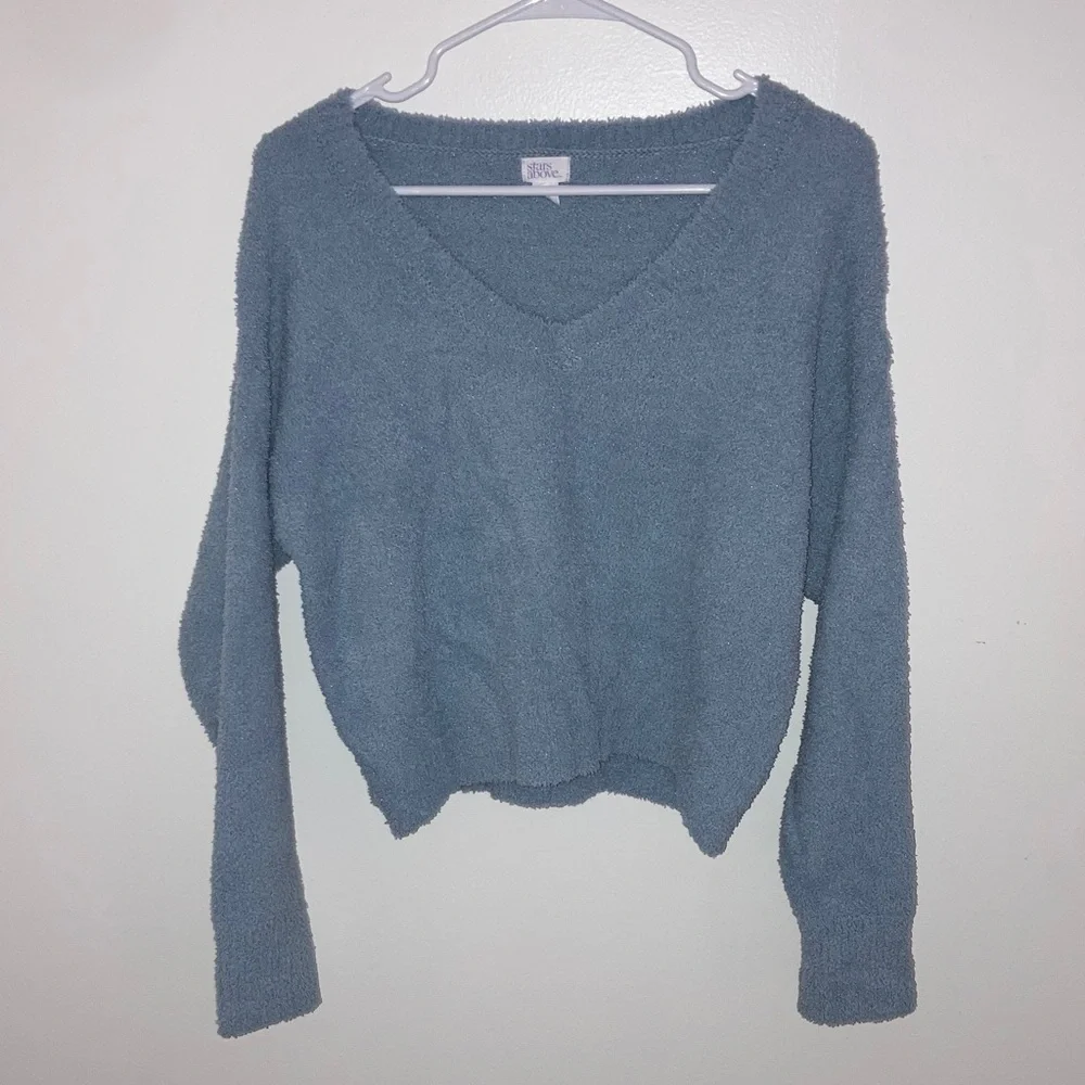Stars Above - Cozy V-Neck Blue Sweater - Picture 3 of 8